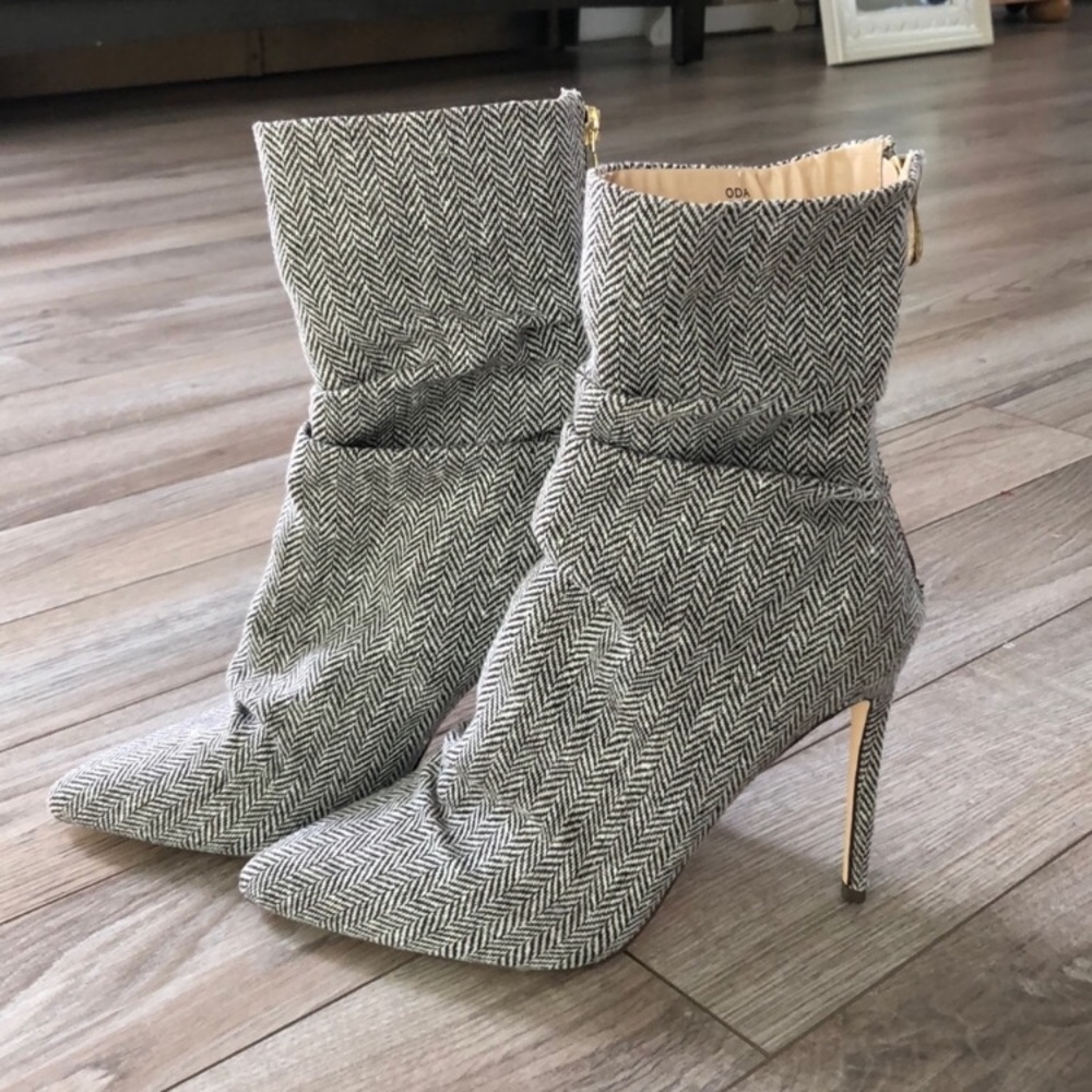 Stiletto back zip boots